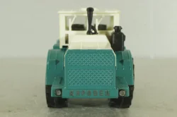 К-701 Кировец, белый/зеленый, з-д Двигатель 1:43  
