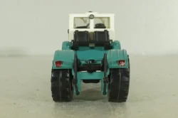 К-701 Кировец, белый/зеленый, з-д Двигатель 1:43  