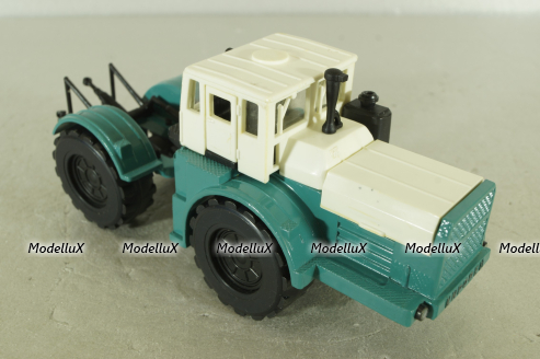 К-701 Кировец, белый/зеленый, з-д Двигатель 1:43  