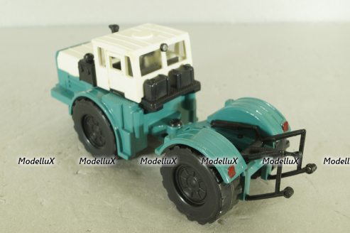 К-701 Кировец, белый/зеленый, з-д Двигатель 1:43  