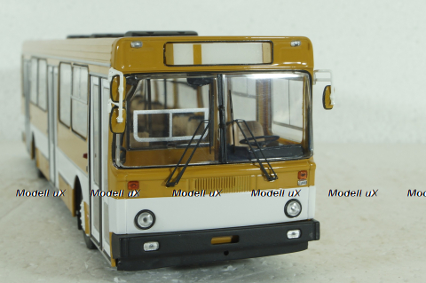 Лиаз-5256, охра с белой полосой, DEMPRICE 1:43