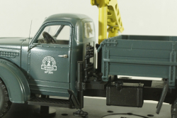 УралЗис-355М с гидрокраном модели 4030 1969, МБК 1:43