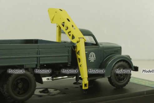 УралЗис-355М с гидрокраном модели 4030 1969, МБК 1:43