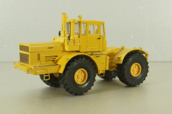 К-701 Кировец, трактор 1971, желтый Minigrad 1:43