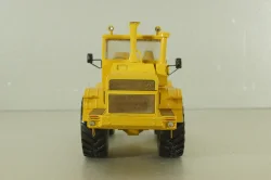 К-701 Кировец, трактор 1971, желтый Minigrad 1:43