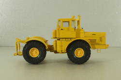 К-701 Кировец, трактор 1971, желтый Minigrad 1:43