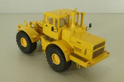 К-701 Кировец, трактор 1971, желтый Minigrad 1:43