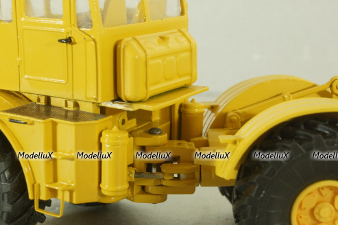 К-701 Кировец, трактор 1971, желтый Minigrad 1:43