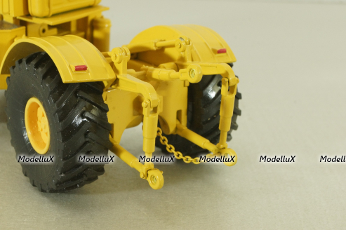 К-701 Кировец, трактор 1971, желтый Minigrad 1:43