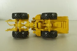К-701 Кировец, трактор 1971, желтый Minigrad 1:43