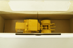 К-701 Кировец, трактор 1971, желтый Minigrad 1:43