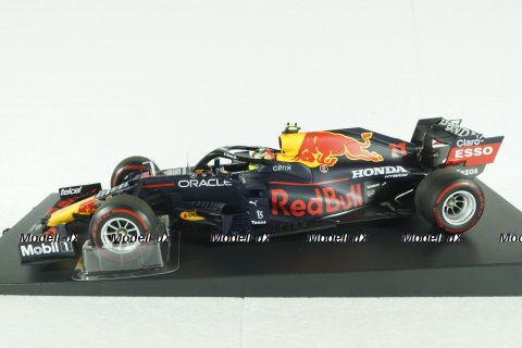 Red Bull Racing Honda RB16B, Formula 1, Sergio Perez Winner Azerbaijan GP 2021, 110210711, Minichamps 1:18