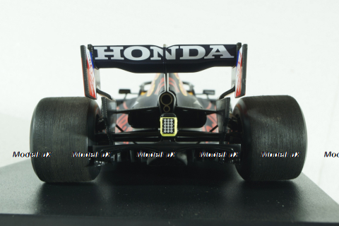 Red Bull Racing Honda RB16B, Formula 1, Sergio Perez Winner Azerbaijan GP 2021, 110210711, Minichamps 1:18