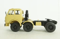 МАЗ-520 тягач, бежевый, Легендарные Грузовики СССР №29, 1:43 Уценка!