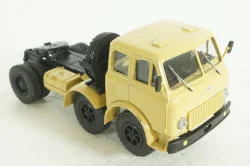 МАЗ-520 тягач, бежевый, Легендарные Грузовики СССР №29, 1:43 Уценка!