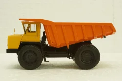 Белаз-7523 карьерный самосвал, желтый/орнжевый, Н009, Наш Автопром 1:43