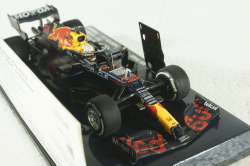 Red Bull Racing Honda RB16B - Max Verstappen – Winner Abu Dhabi GP 2021 W/Pitboard – WC 2021, 410212333, Minichamps 1:43