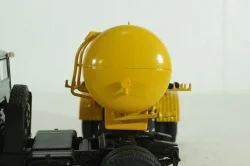 Полуприцеп-цементовоз ТЦ-4 1960, арт.100718, АвтоИстория 1:43