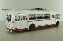 КТБ-4 (Киев-4) 1963, белый/красный, Советский автобус 1:43 Уценка!