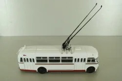 КТБ-4 (Киев-4) 1963, белый/красный, Советский автобус 1:43 Уценка!