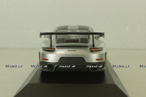 Porsche 911 (991.2) GT2RS Weissach package 2018, silver with gold rims, 413067231, Minichamps 1:43