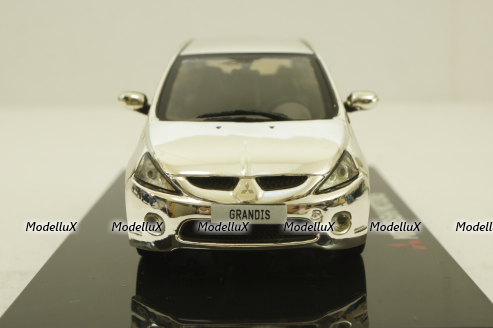 Mitsubishi Grandis, Chrome, SunStar 1:43