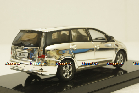 Mitsubishi Grandis, Chrome, SunStar 1:43