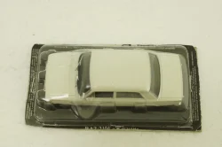 Ваз-2101 Жигули 1970, Lada 1200, белый, Автолегенды СССР №25 1:43 (Блистер вскрыт)