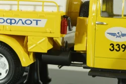 ГАЗ МЗ-51М Аэрофлот маслозаправщик, 1968г.,желтый, 105114, DiP Models 1:43