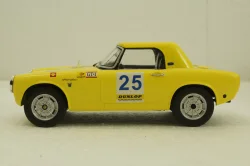 Honda S800 Closet Convertible Racing #25, T9-1800193, Triple9 1:18