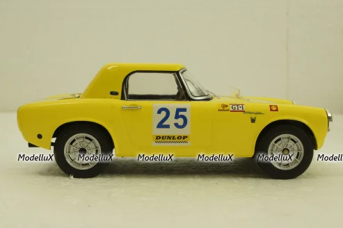 Honda S800 Closet Convertible Racing #25, T9-1800193, Triple9 1:18