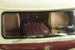 Уаз-450Д, бортовой, бежево-бордовый, 1958г., 145002, DiP Models 1:43