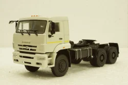 Камаз-65225 тягач 6х6, білий, АвтоИстория 1:43