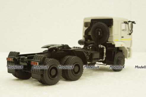 Камаз-65225 тягач 6х6, білий, АвтоИстория 1:43