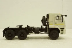 Камаз-65225 тягач 6х6, білий, АвтоИстория 1:43