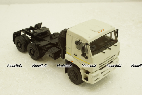 Камаз-65225 тягач 6х6, білий, АвтоИстория 1:43
