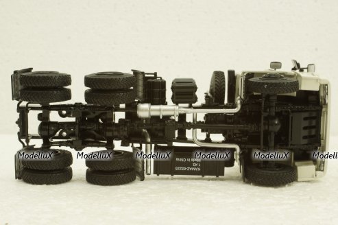 Камаз-65225 тягач 6х6, білий, АвтоИстория 1:43