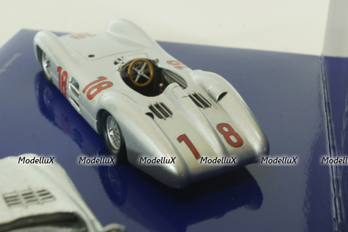 Mercedes 300 SLR Stromline (W196) 1954 silver and Mercedes SLR McLaren (C199) 2003 Silver, 50 years Mercedes Magazine, Set Minichamps 1:43