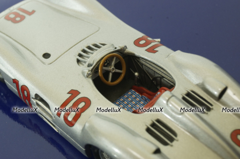 Mercedes 300 SLR Stromline (W196) 1954 silver and Mercedes SLR McLaren (C199) 2003 Silver, 50 years Mercedes Magazine, Set Minichamps 1:43