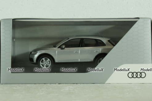Audi Q5 2017, silver, IScale 1:43