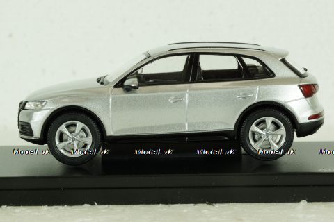 Audi Q5 2017, silver, IScale 1:43