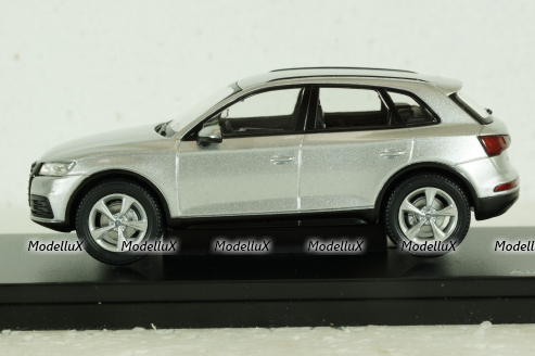 Audi Q5 2017, silver, IScale 1:43