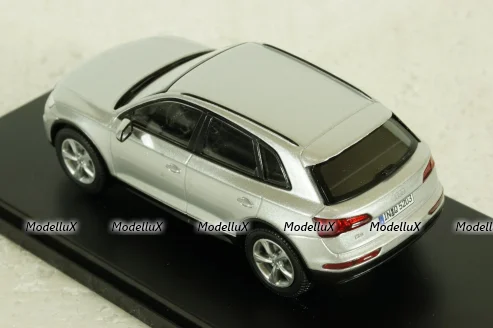 Audi Q5 2017, silver, IScale 1:43