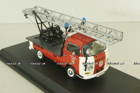 Volkswagen T2a Feuerwehr mit Drehleiter, red, 03341, Schuco 1:43