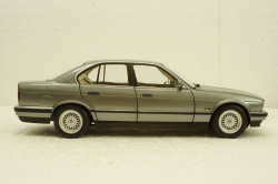 BMW 535I (E34) 1988, 100024008, Minichamps 1:18