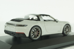 Porsche 911 (992) Targa 4 GTS 2022 Chalk, 410061061, Minichamps 1:43