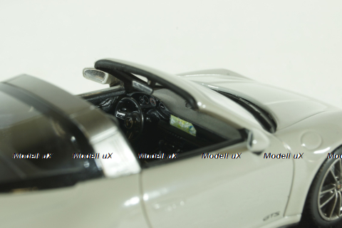 Porsche 911 (992) Targa 4 GTS 2022 Chalk, 410061061, Minichamps 1:43