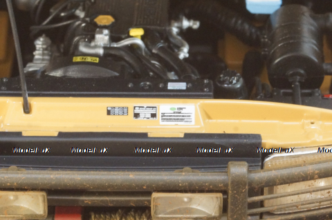 Land Rover Discovery Series I 5-door Camel Trophy Kalimantan 1996, dirty version,  ALM810411, Almost Real 1:18