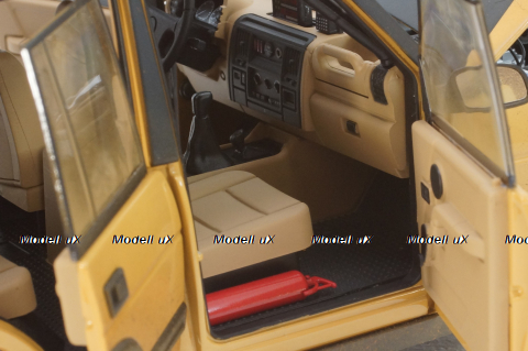 Land Rover Discovery Series I 5-door Camel Trophy Kalimantan 1996, dirty version,  ALM810411, Almost Real 1:18