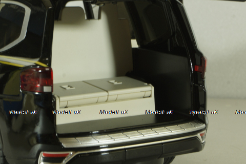 Toyota Land Cruiser 300 2021, black, C0852, Che Zhi 1:18